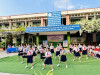 Ngày Hội thiếu nhi vui khỏe - Đồng diễn bài " Kun học tốt" nhóm nhảy khối lớp 5 biểu diễn.