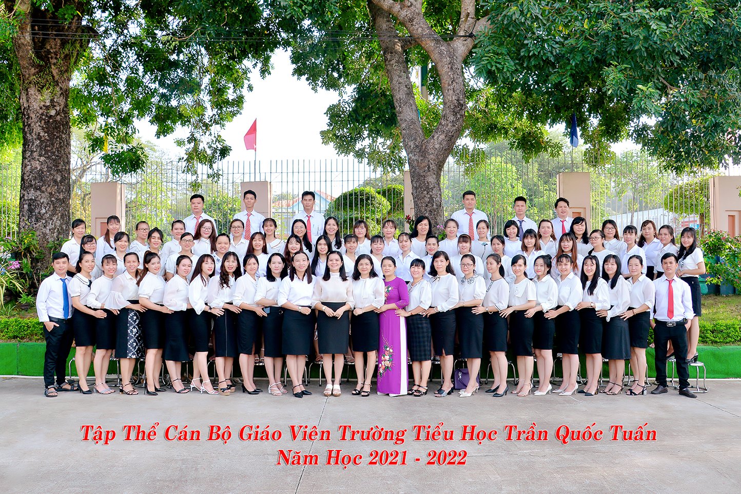 Tập thể -HN CBVC 21-22